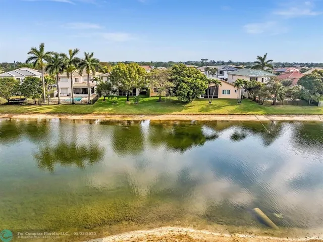 $675,000 | 136 Catania Way, Royal Palm Beach, FL 33411