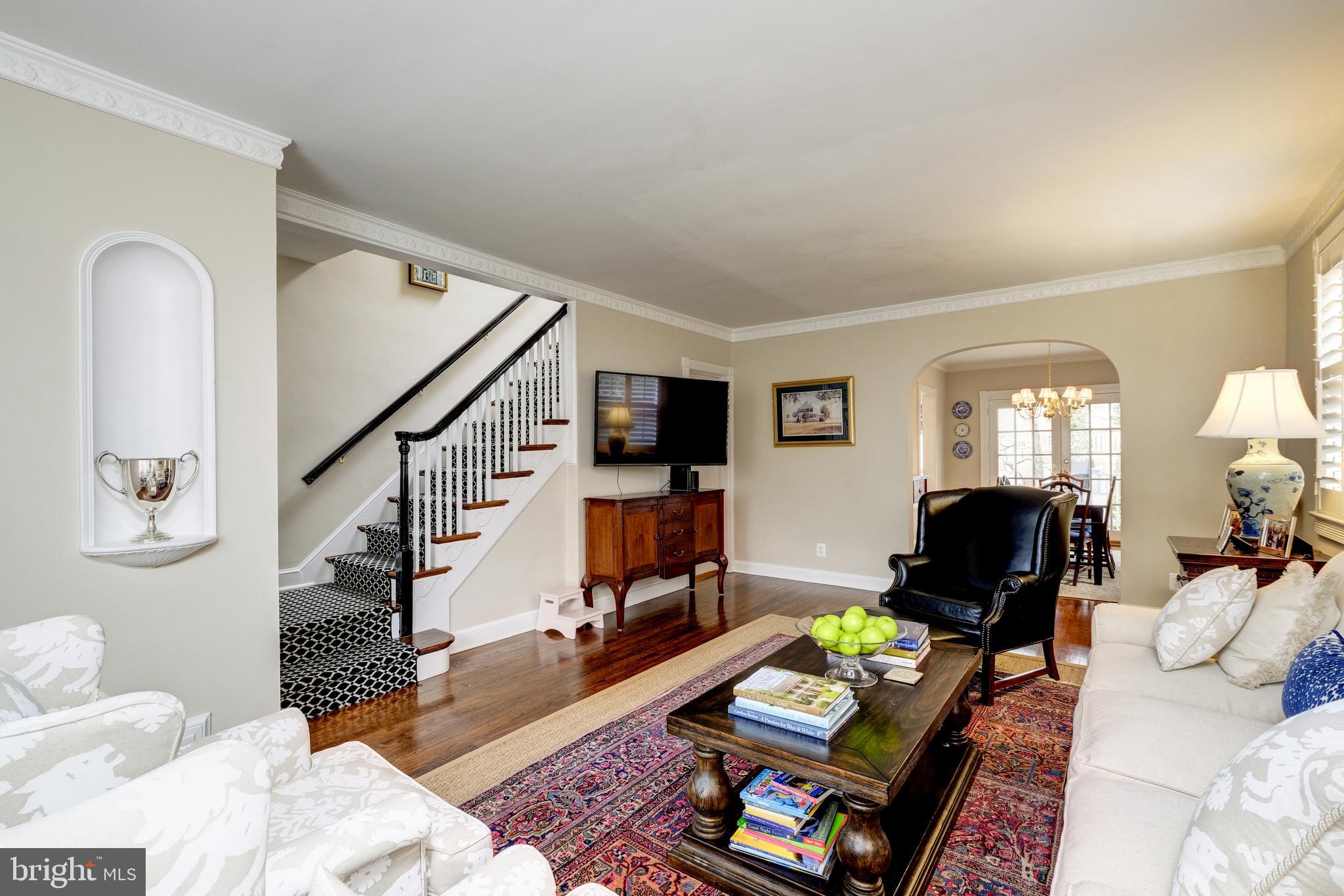 4843 Reservoir Road Northwest Washington, DC 20007 - Photo 3 of 25 Living Room