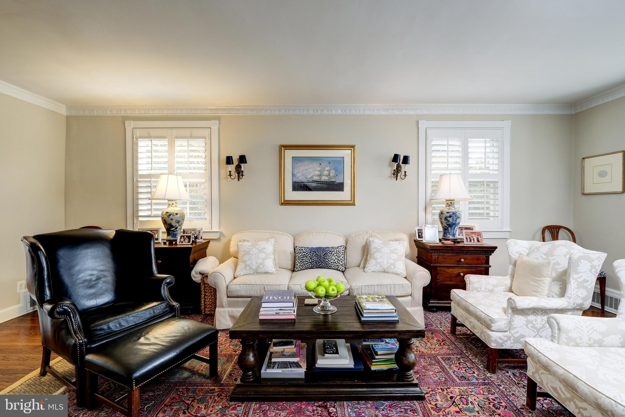4843 Reservoir Road Northwest Washington, DC 20007 - Photo 4 of 25 Living Room
