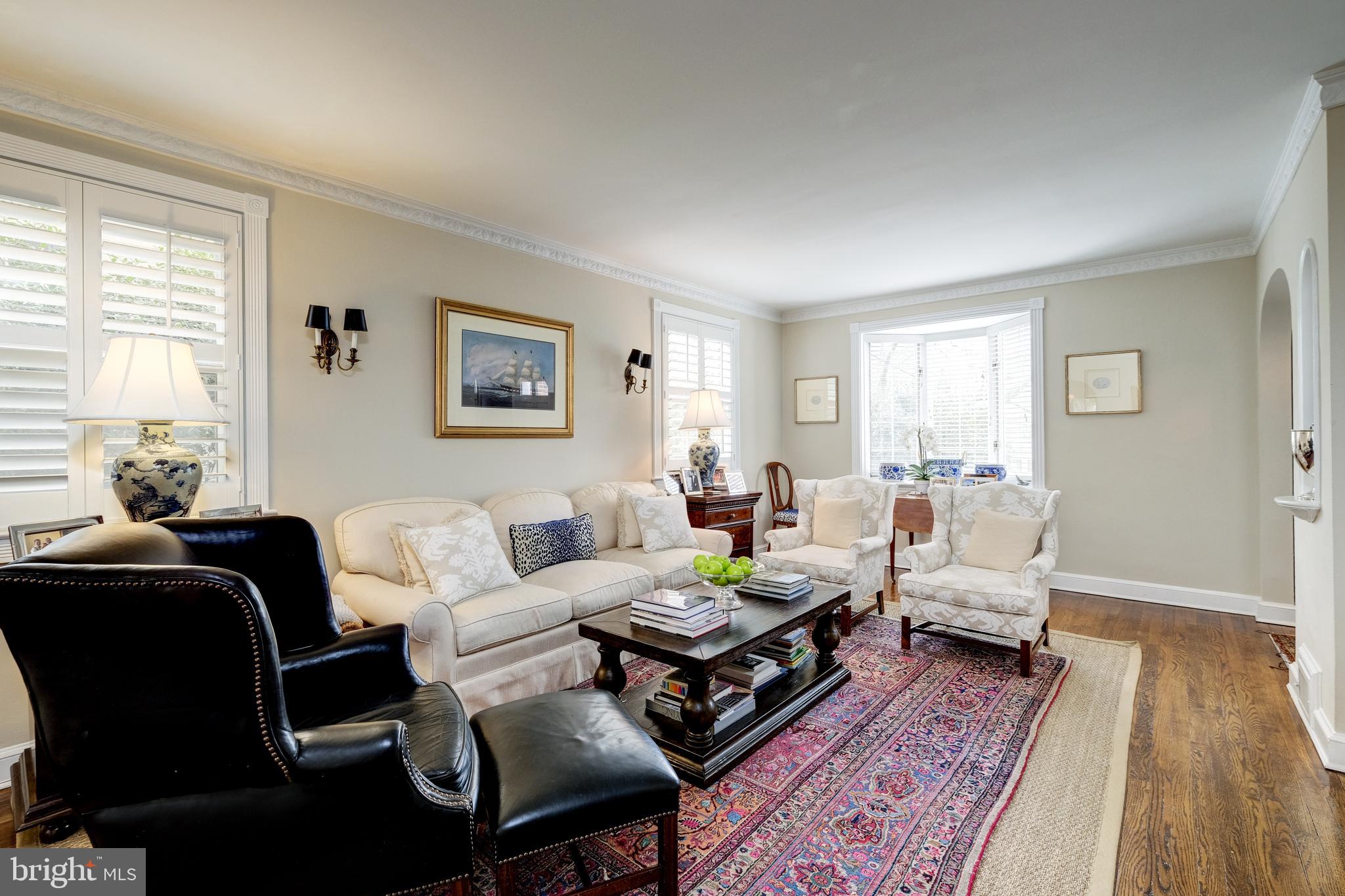 4843 Reservoir Road Northwest Washington, DC 20007 - Photo 5 of 25 Living Room