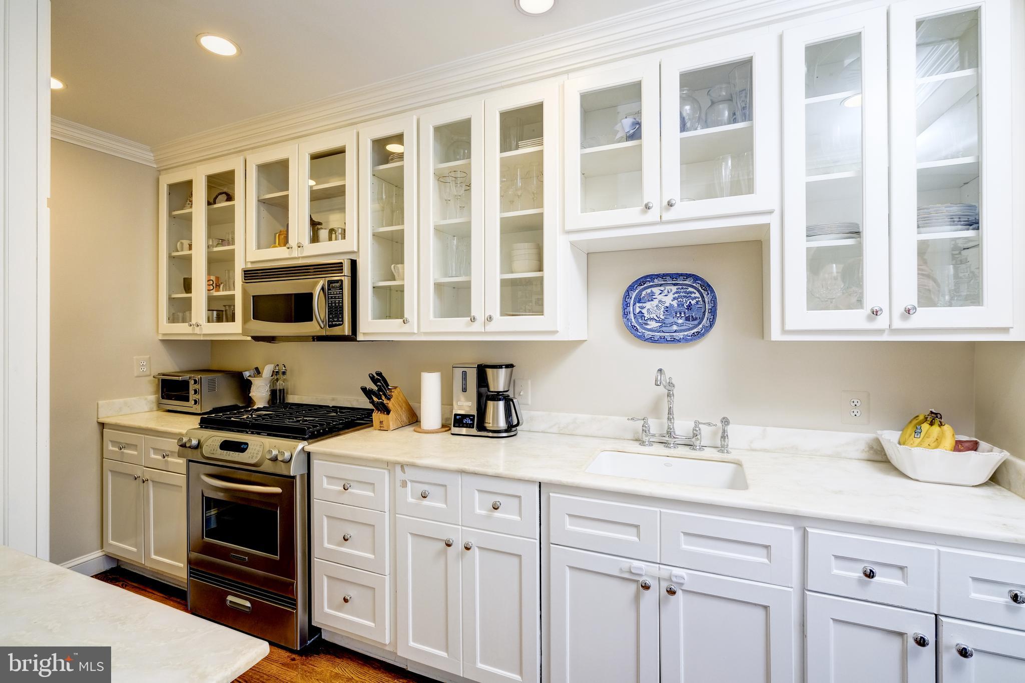 4843 Reservoir Road Northwest Washington, DC 20007 - Photo 8 of 25 Updated modern Kitchen