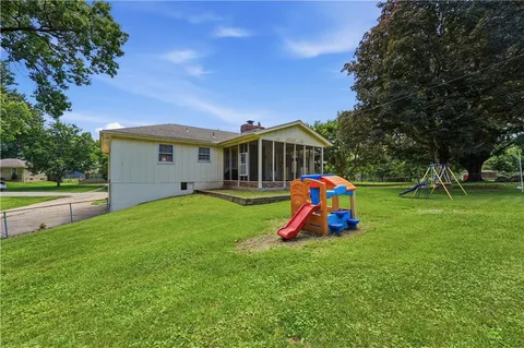 $270,000 | 9700 82nd Street, Raytown, MO 64138