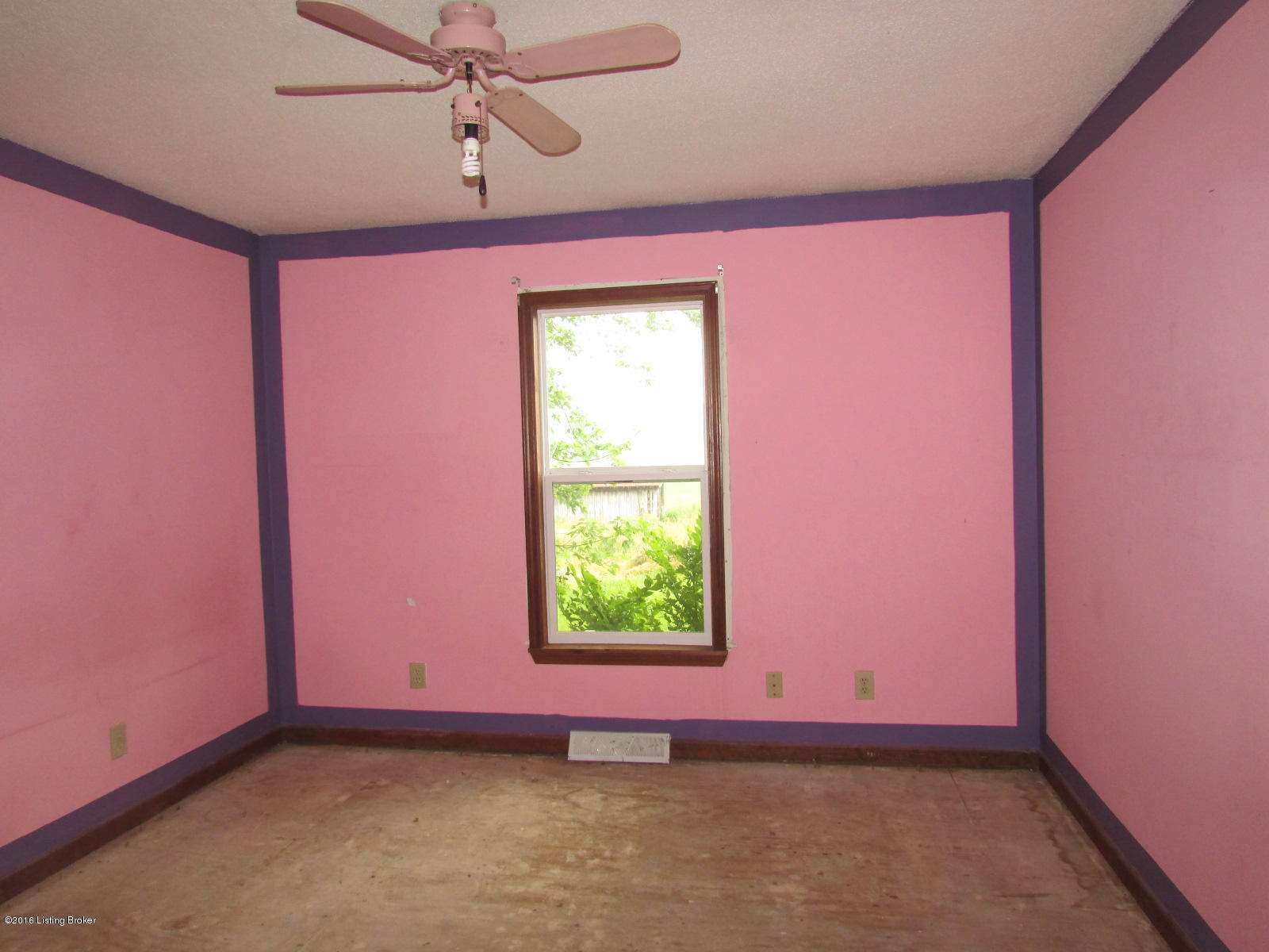 1515 Howevalley Road Cecilia, KY 42724 - Photo 9 of 17 Bedroom