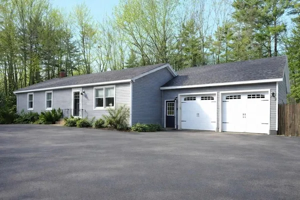 $475,000 | 15 Monroe Drive, Naples, ME 04055