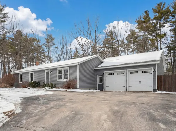 $475,000 | 15 Monroe Drive, Naples, ME 04055
