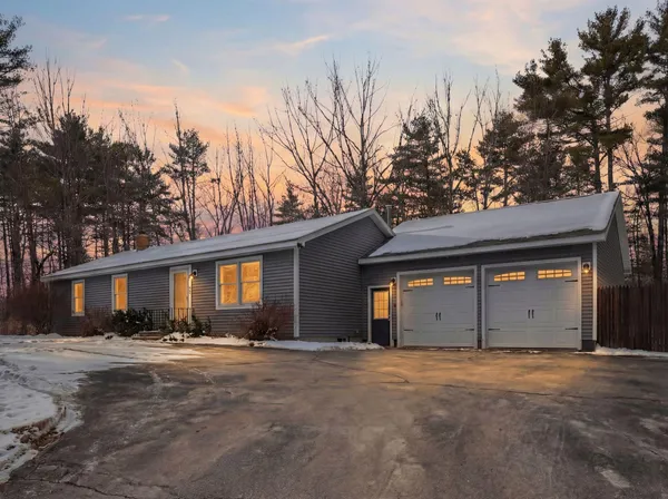 $475,000 | 15 Monroe Drive, Naples, ME 04055
