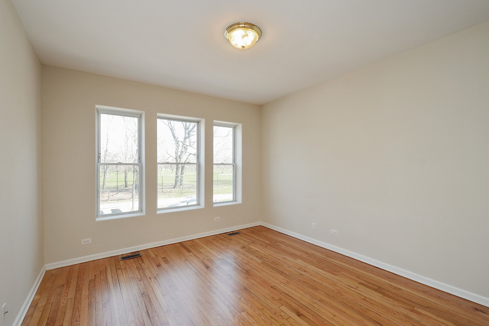 1725 East 67th Street, Unit 1F Chicago, IL 60649 - Photo 2 of 10