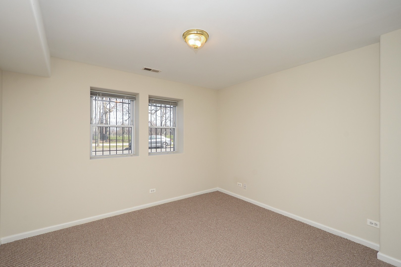 1725 East 67th Street, Unit 1F Chicago, IL 60649 - Photo 5 of 10