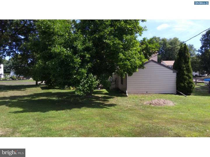 928 Hemlock Road Warminster, PA 18974 - Photo 3 of 13