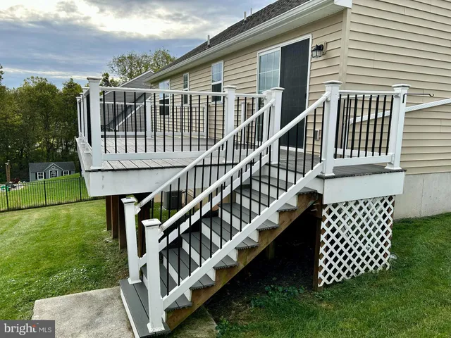 $337,500 | 110 Lynne Drive, Mount Wolf, PA 17347