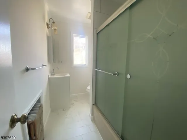 $2,400 | 26 East 2nd Street, Clifton, NJ 07011