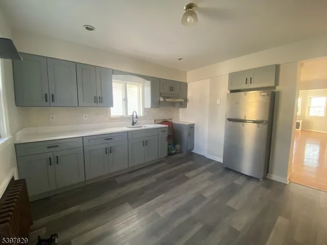 $2,400 | 26 East 2nd Street, Clifton, NJ 07011