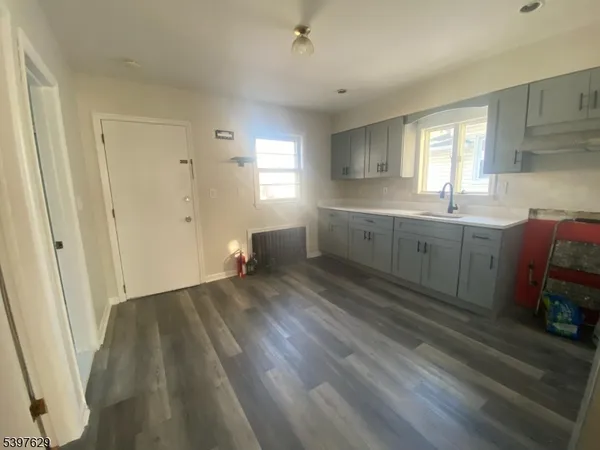 $2,250 | 26 East 2nd Street, Clifton, NJ 07011