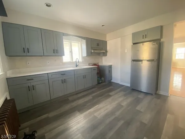 $2,250 | 26 East 2nd Street, Clifton, NJ 07011