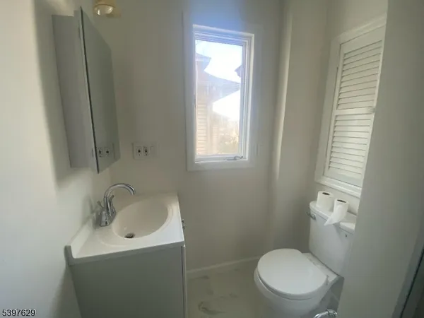 $2,250 | 26 East 2nd Street, Clifton, NJ 07011