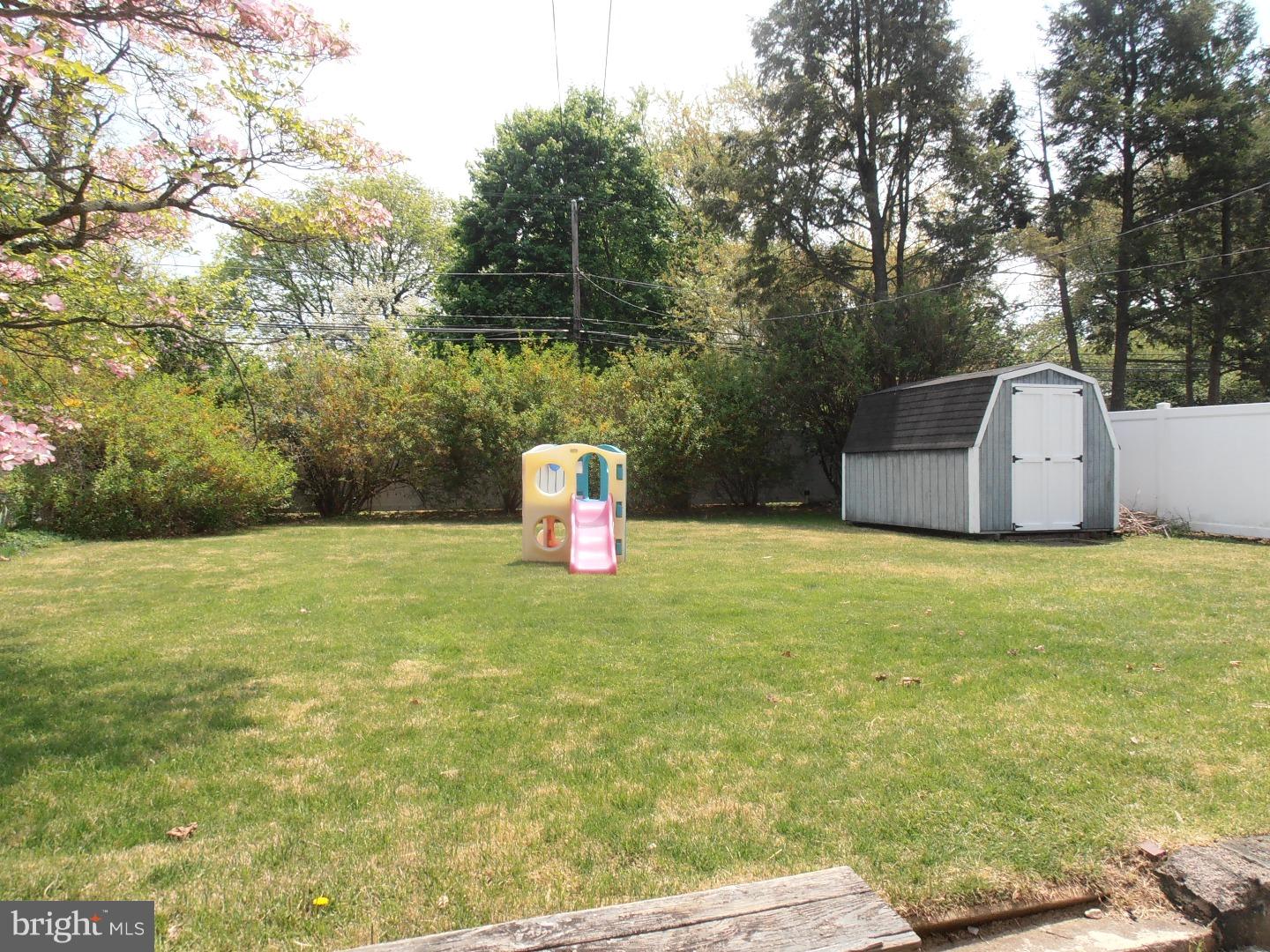 439 Wheatsheaf Road Springfield, PA 19064 - Photo 11 of 19