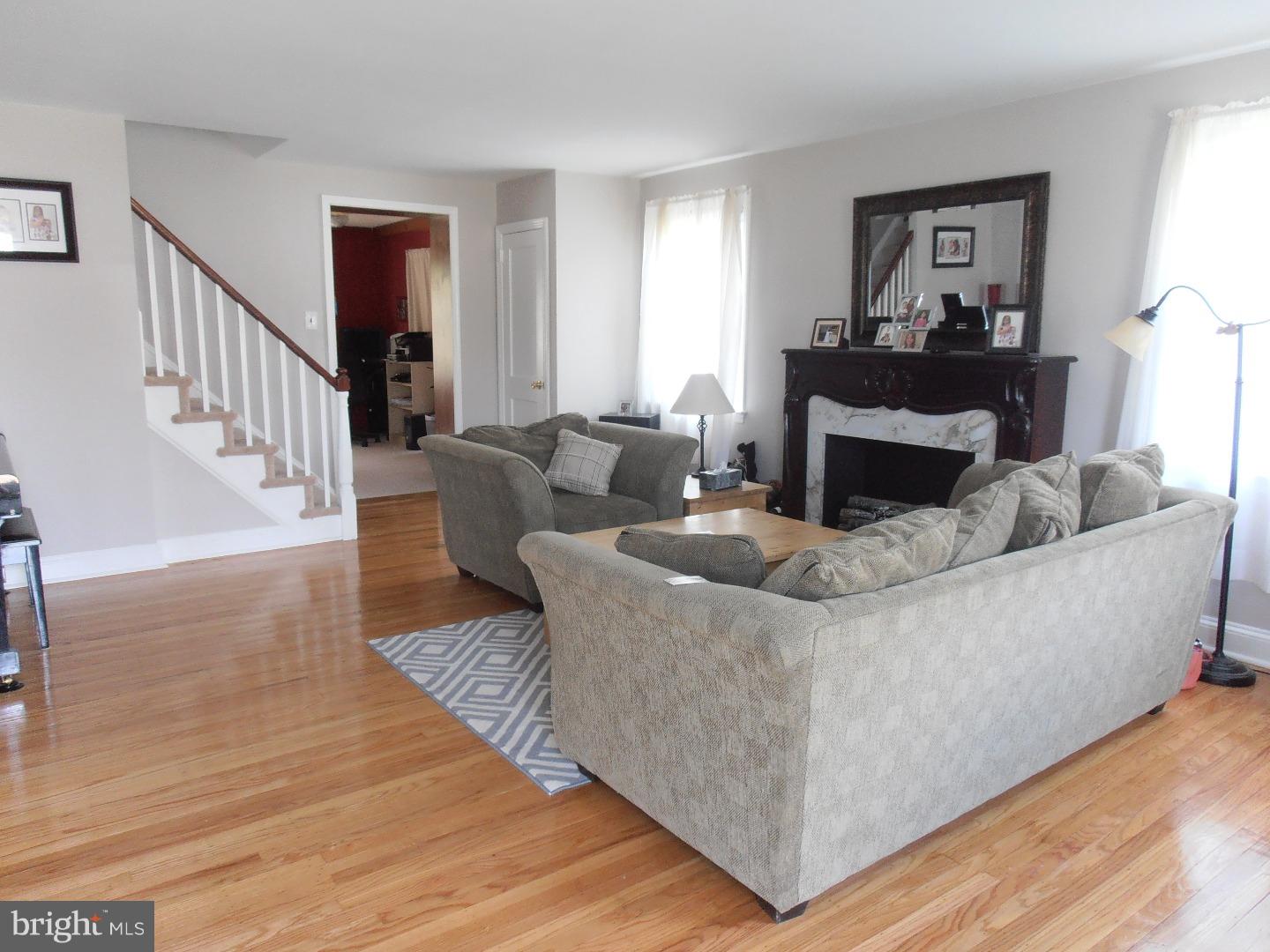 439 Wheatsheaf Road Springfield, PA 19064 - Photo 4 of 19