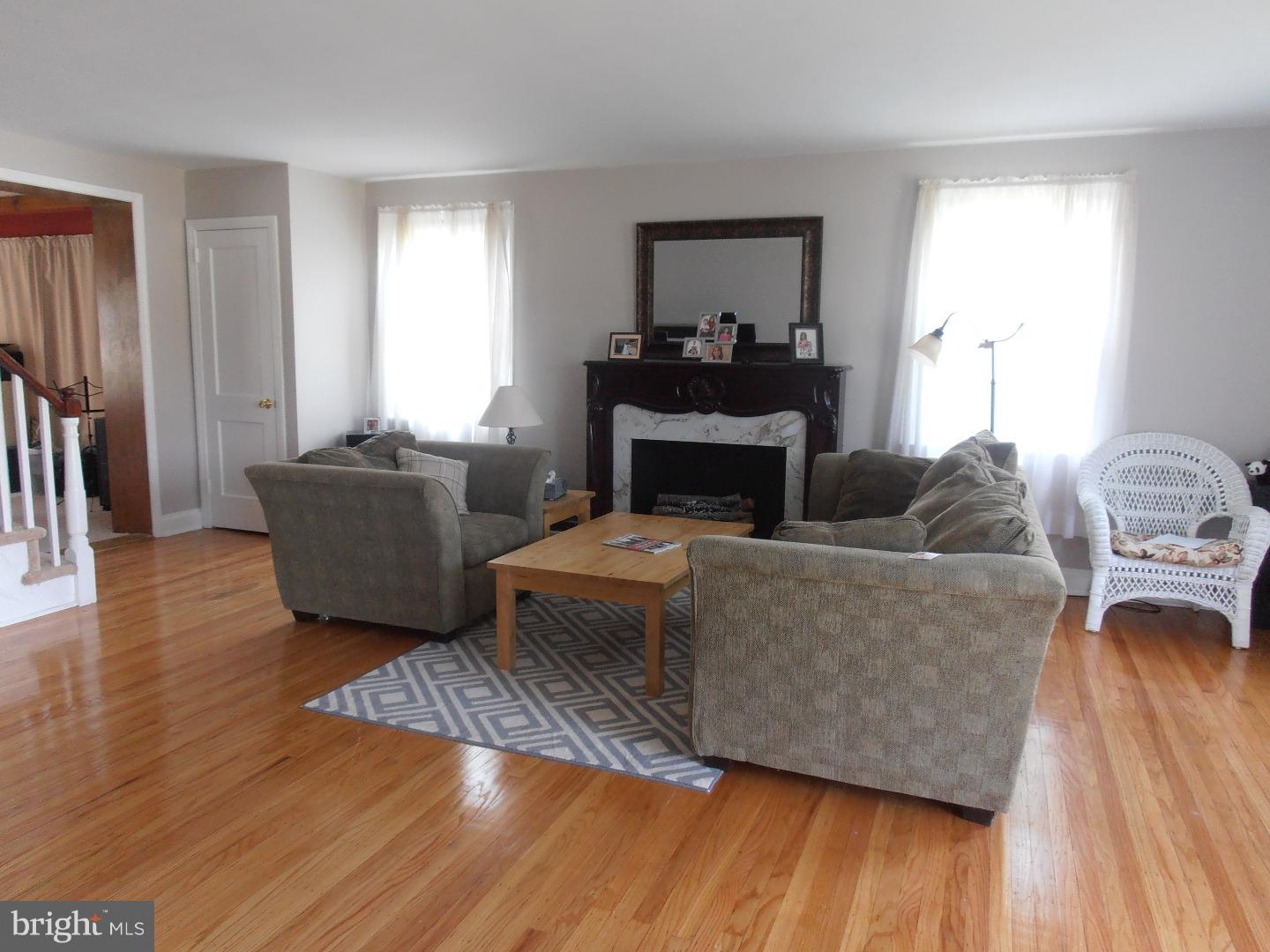 439 Wheatsheaf Road Springfield, PA 19064 - Photo 5 of 19