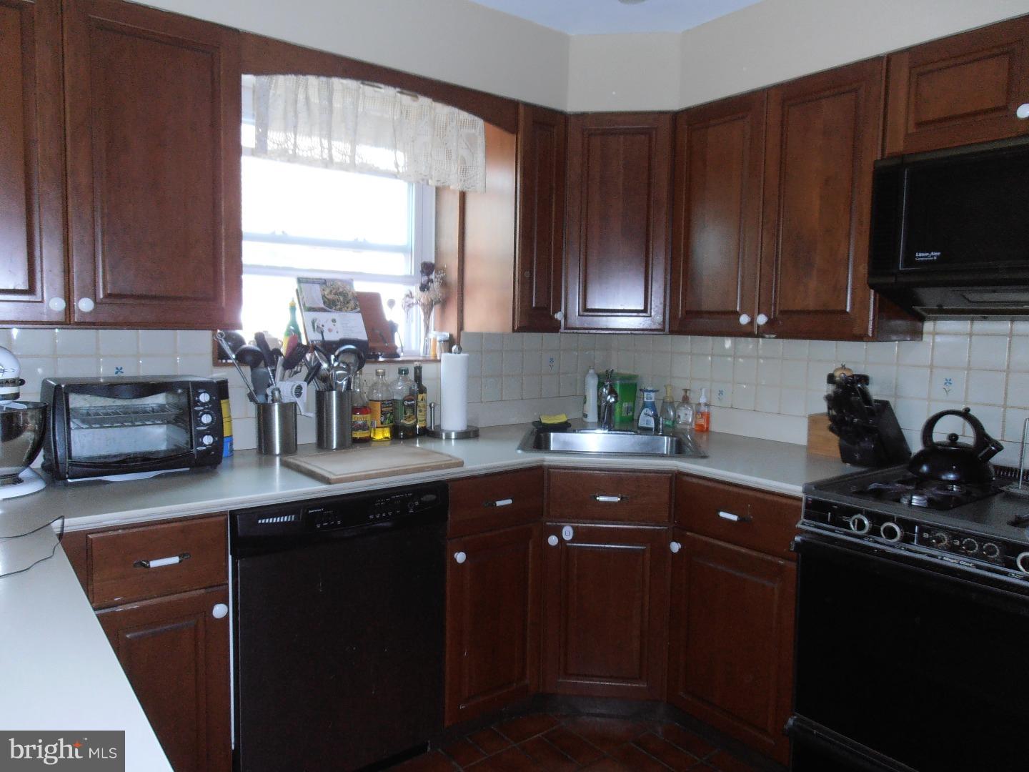 439 Wheatsheaf Road Springfield, PA 19064 - Photo 8 of 19