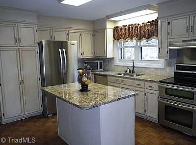 1070 Collins Farm Road Mount Airy, NC 27030 - Photo 4 of 29