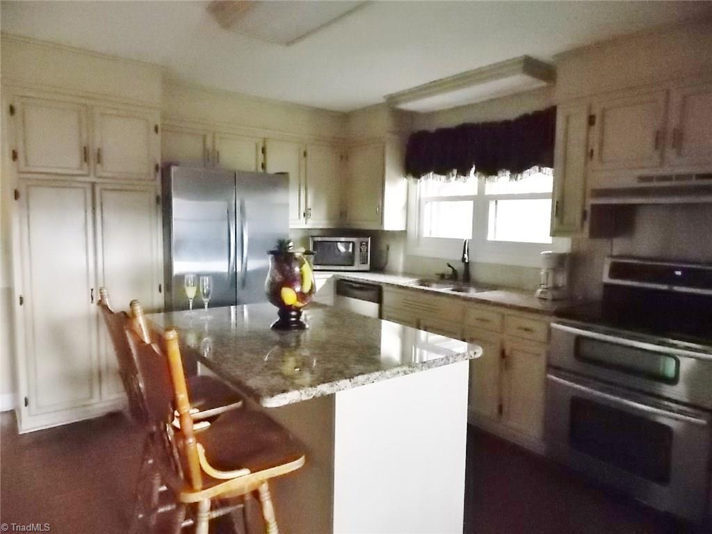 1070 Collins Farm Road Mount Airy, NC 27030 - Photo 5 of 29