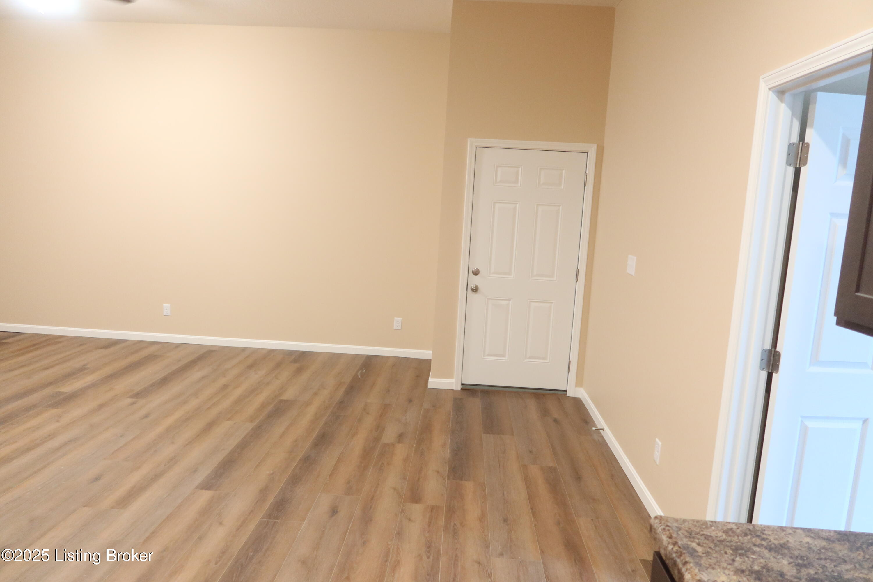 110 Peonia Road Clarkson, KY 42726 - Photo 14 of 42 2025-05-01 01.48.34