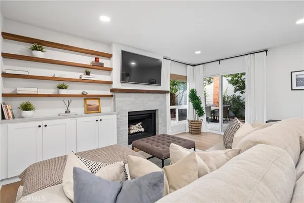 $1,250,000 | 101 Aspen Lane, Costa Mesa, CA 92627