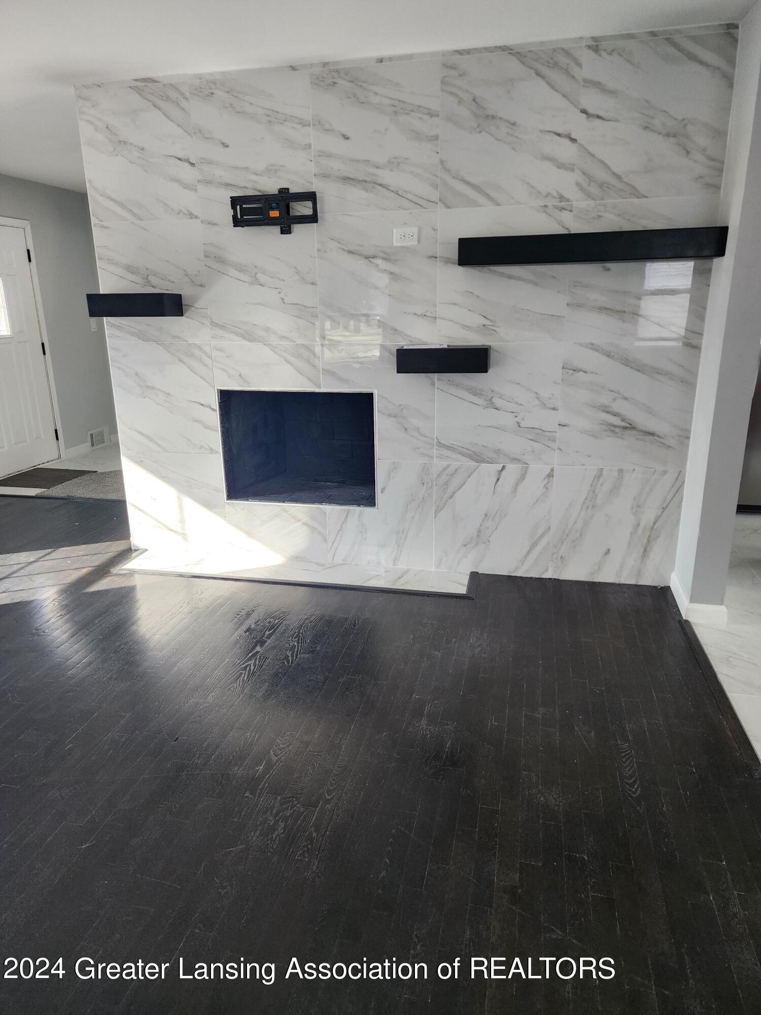2511 Fairfax Road Lansing, MI 48910 - Photo 12 of 46 20240316_170419
