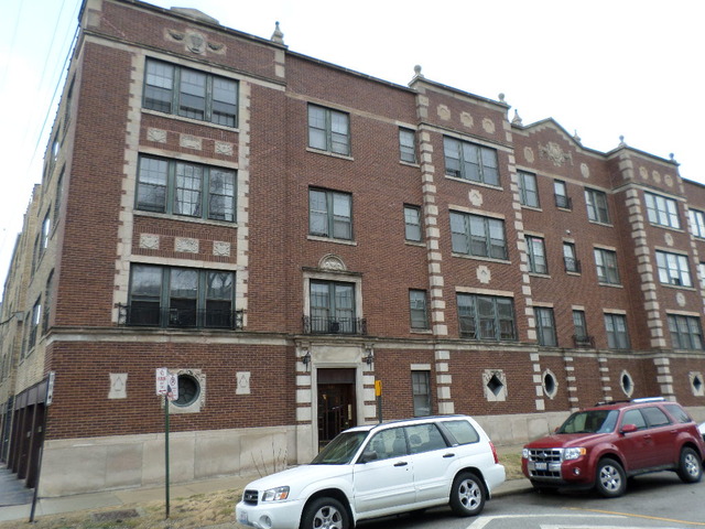 1011 Hull Terrace, Unit 22 Evanston, IL 60202 - Photo 1 of 10 a view of a car parked in front of a building