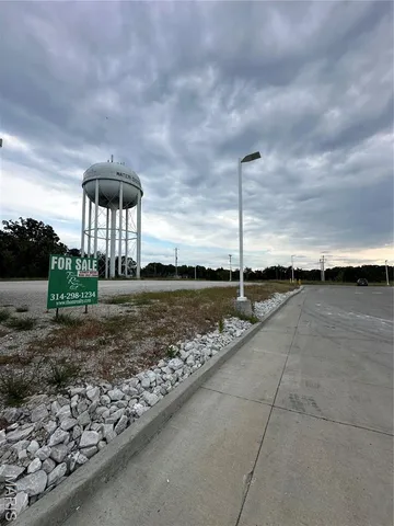 $762,300 | 21 E Highway, Wentzville, MO 63385