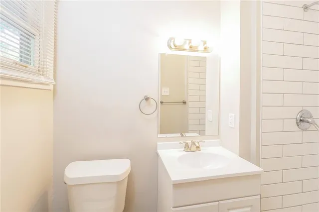 $1,605 | 7810 East 112th Street, Kansas City, MO 64134