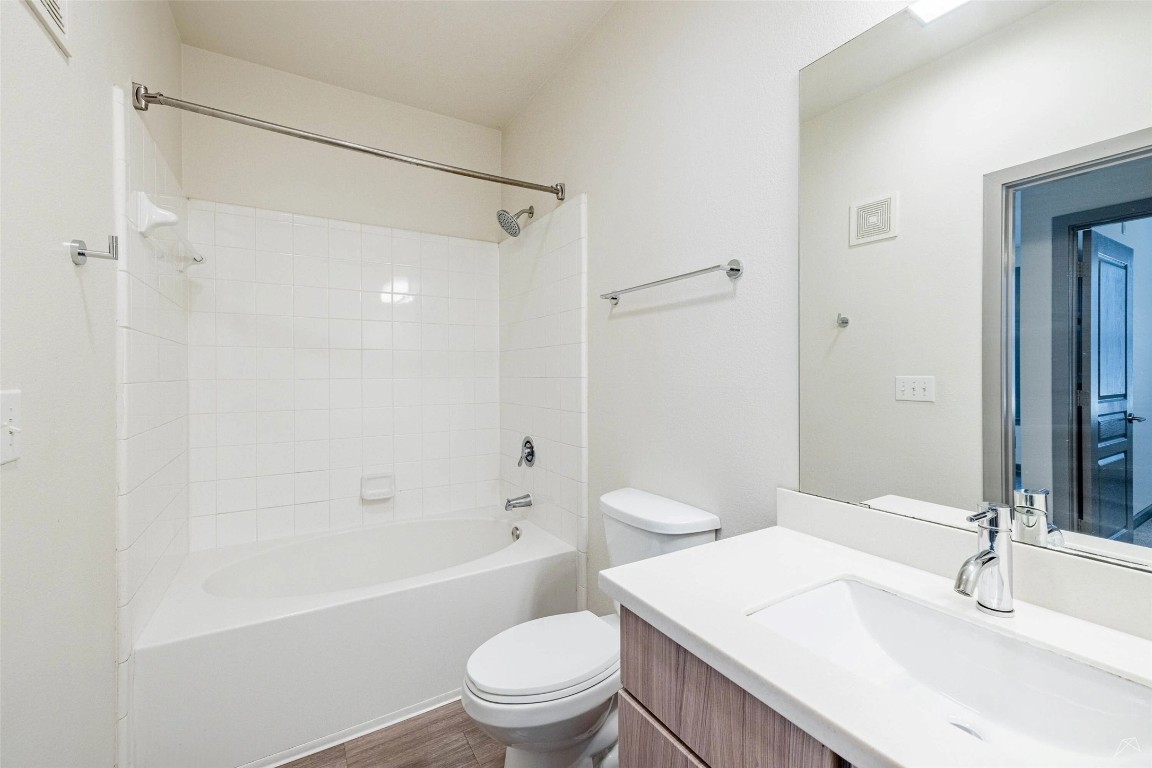 8515 Interstate 35, Unit 3111 Austin, TX 78744 - Photo 5 of 20 Move in by January 30th and enjoy 8 weeks FREE rent! Restrictions may apply — contact our leasing office for details.