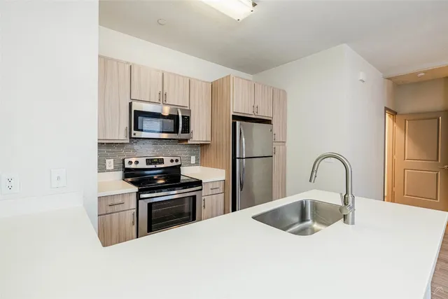 $1,239 | 8515 Interstate 35, Unit 3111, Austin, TX 78744