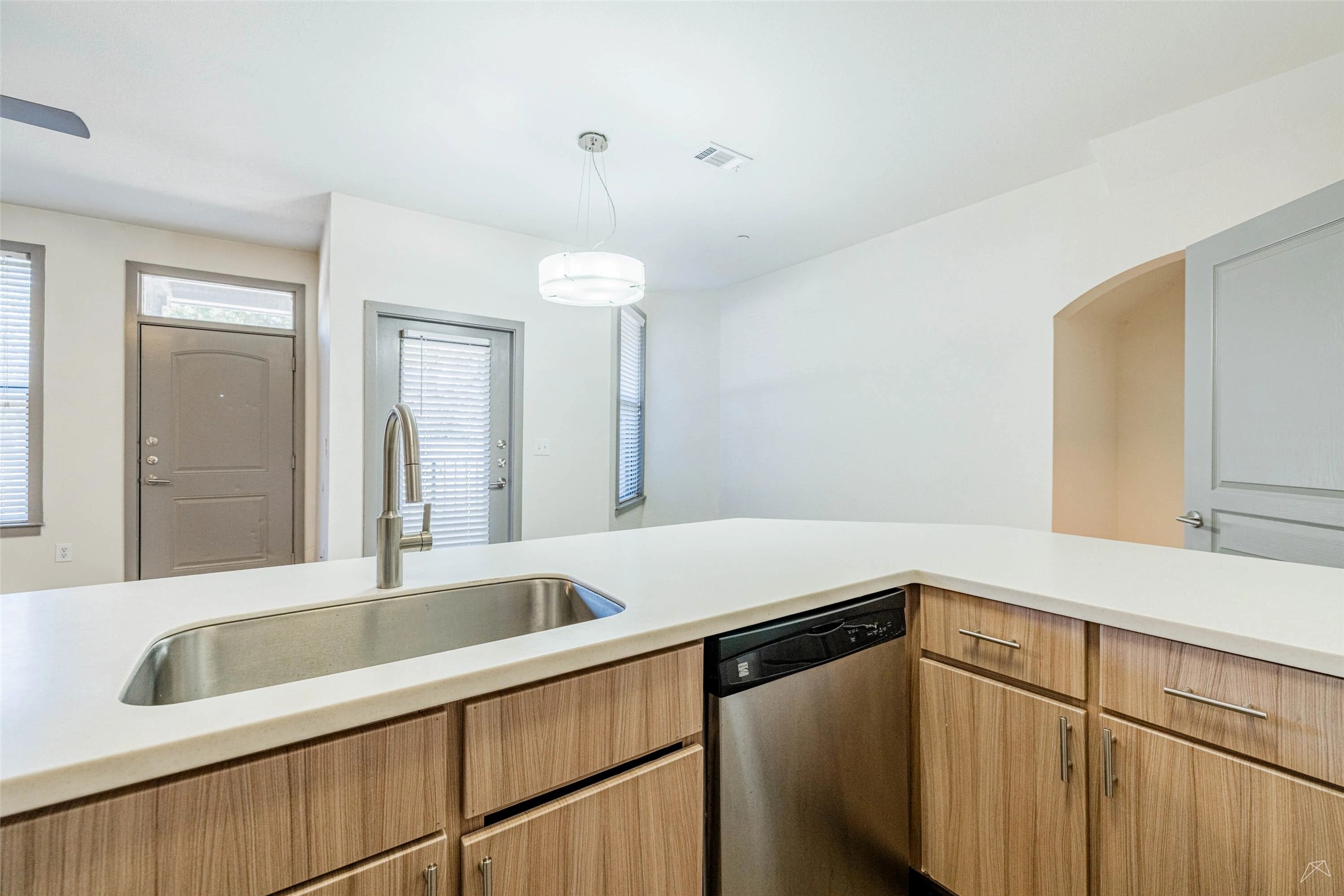 8515 Interstate 35, Unit 3111 Austin, TX 78744 - Photo 8 of 20 Move in by January 30th and enjoy 8 weeks FREE rent! Restrictions may apply — contact our leasing office for details.