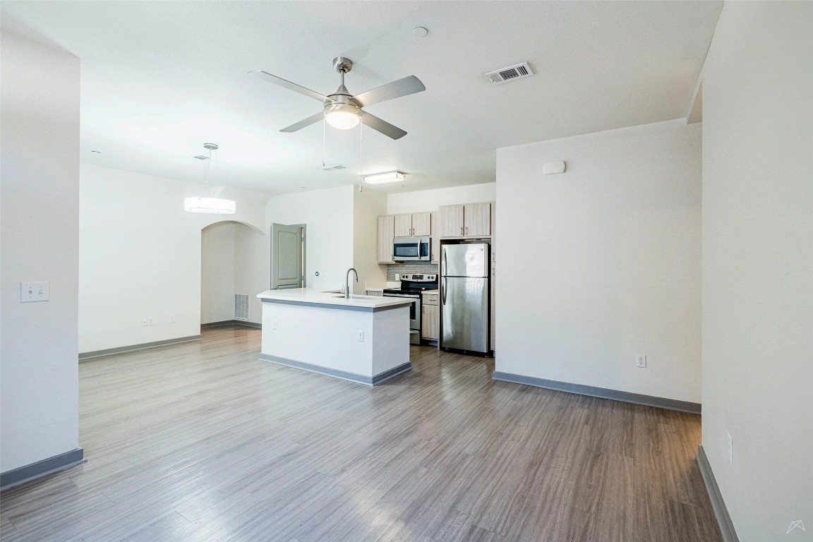 8515 Interstate 35, Unit 3111 Austin, TX 78744 - Photo 9 of 20 Move in by January 30th and enjoy 8 weeks FREE rent! Restrictions may apply — contact our leasing office for details.