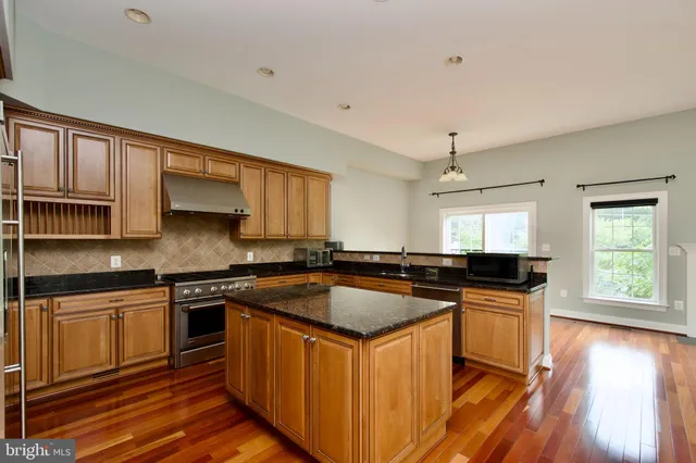 $4,000 | 6411 Velliety Lane, Springfield, VA 22152