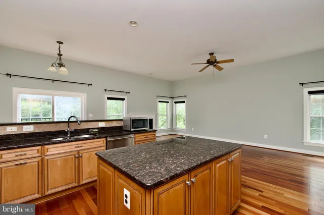 $4,000 | 6411 Velliety Lane, Springfield, VA 22152