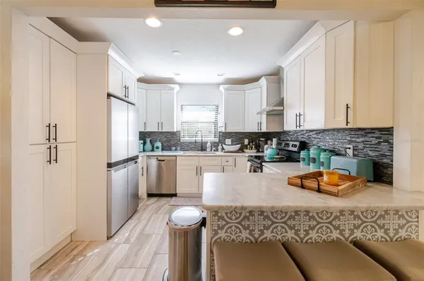 $675,000 | 4925 Remington Drive, Sarasota, FL 34234