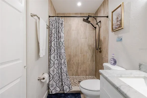 $675,000 | 4925 Remington Drive, Sarasota, FL 34234
