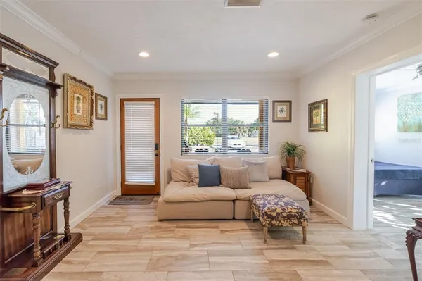 $675,000 | 4925 Remington Drive, Sarasota, FL 34234