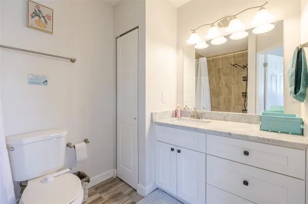 $675,000 | 4925 Remington Drive, Sarasota, FL 34234