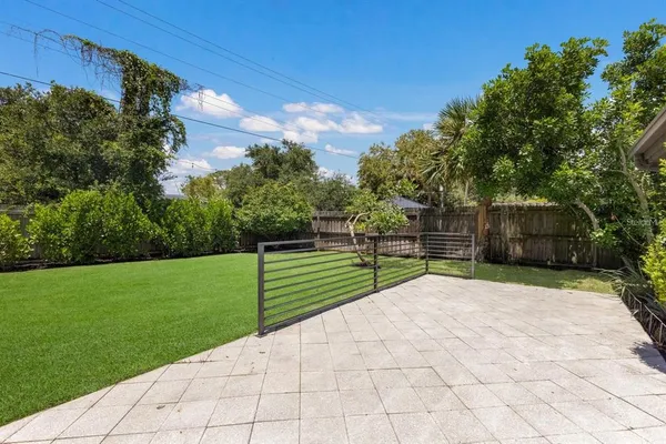 $675,000 | 4925 Remington Drive, Sarasota, FL 34234