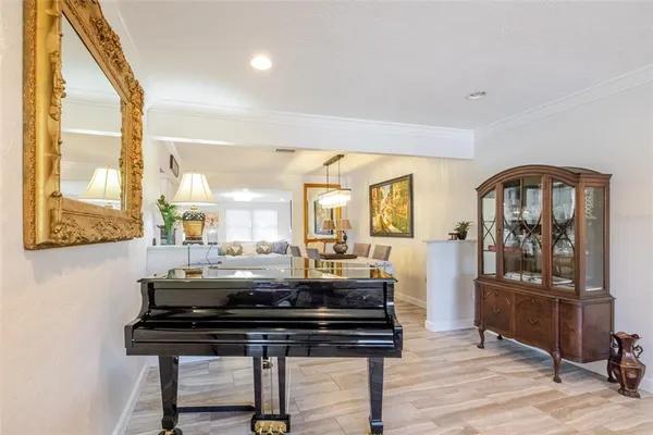 $675,000 | 4925 Remington Drive, Sarasota, FL 34234