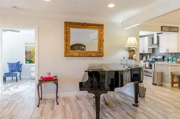 $675,000 | 4925 Remington Drive, Sarasota, FL 34234