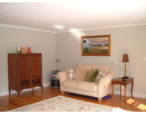 65 Howe Road Cohasset, MA 02025 - Photo 4 of 6 Gallery Image 4