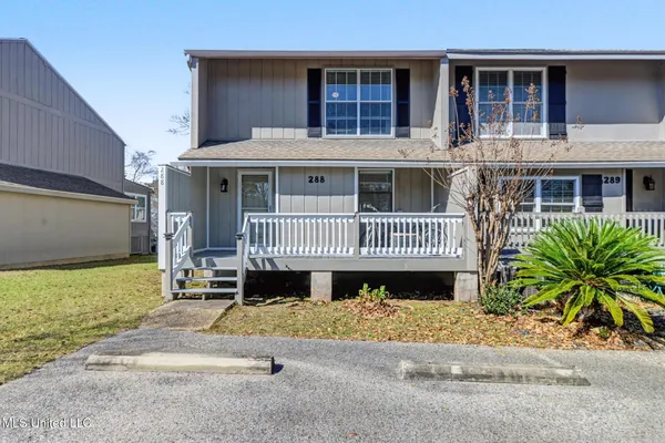 $215,000 | 288 Highpoint Drive, Diamondhead, MS 39525