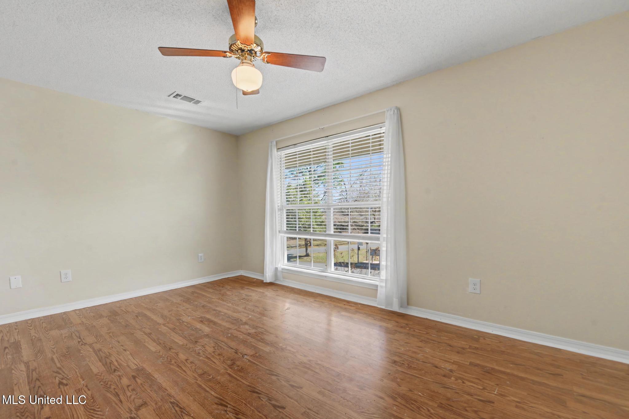 288 Highpoint Drive Diamondhead, MS 39525 - Photo 16 of 38 016