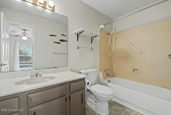 $215,000 | 288 Highpoint Drive, Diamondhead, MS 39525