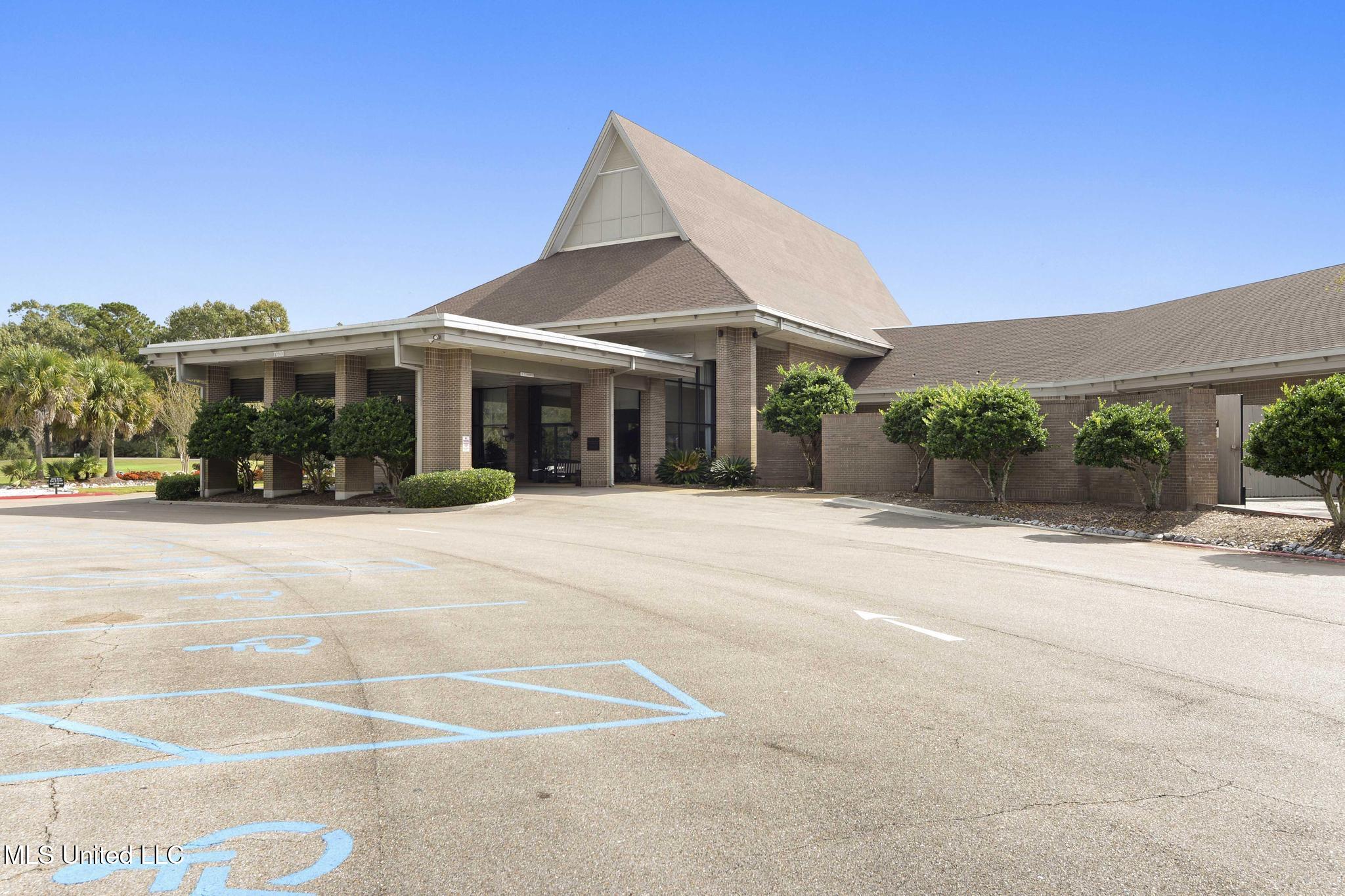 288 Highpoint Drive Diamondhead, MS 39525 - Photo 27 of 38 DH6