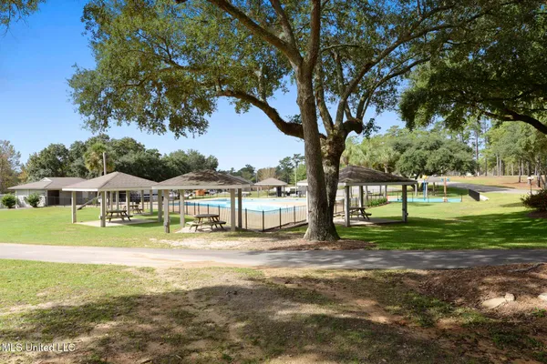 $215,000 | 288 Highpoint Drive, Diamondhead, MS 39525